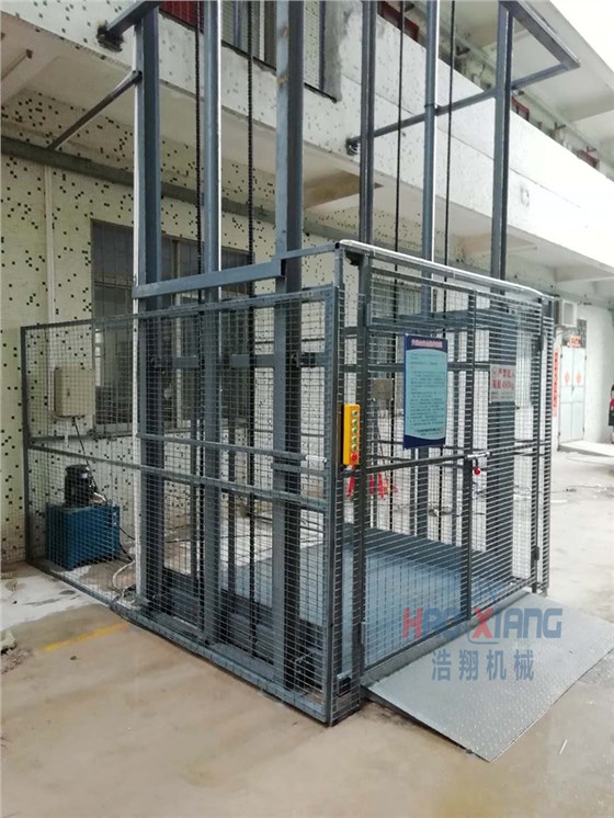 液壓升降機(jī)
