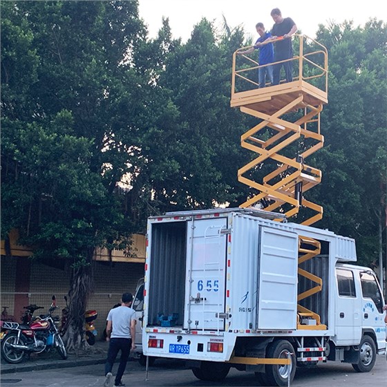 車載升降機
